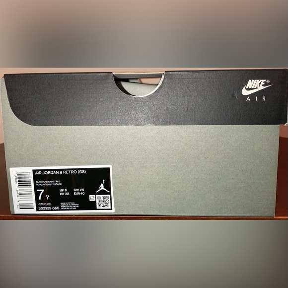 AIR JORDAN 9 RETRO “PARTICLE GREY” BRAND NEW GRADE SCHOOL SIZE 7Y - Picture 5 of 5